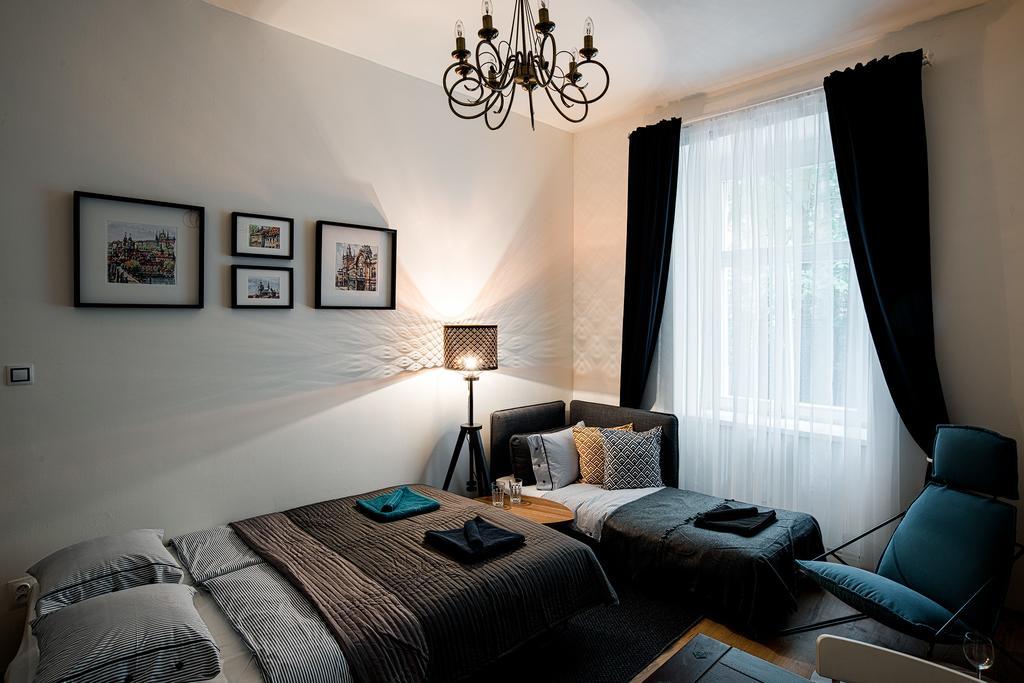 Apartment Gesse Brezinova Прага Екстер'єр фото