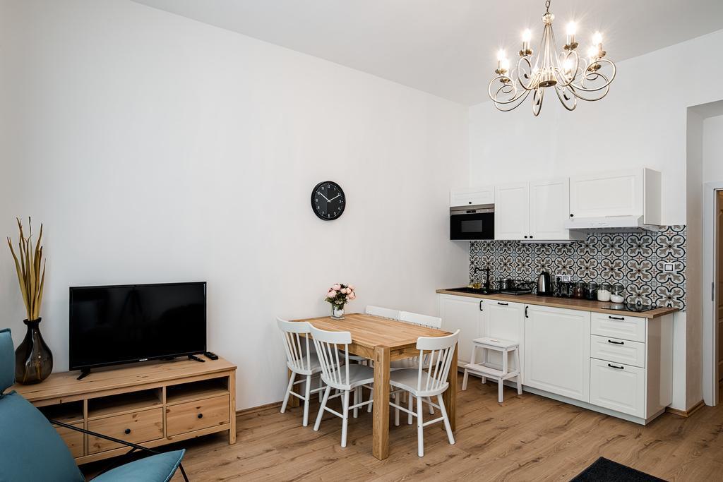 Apartment Gesse Brezinova Прага Екстер'єр фото