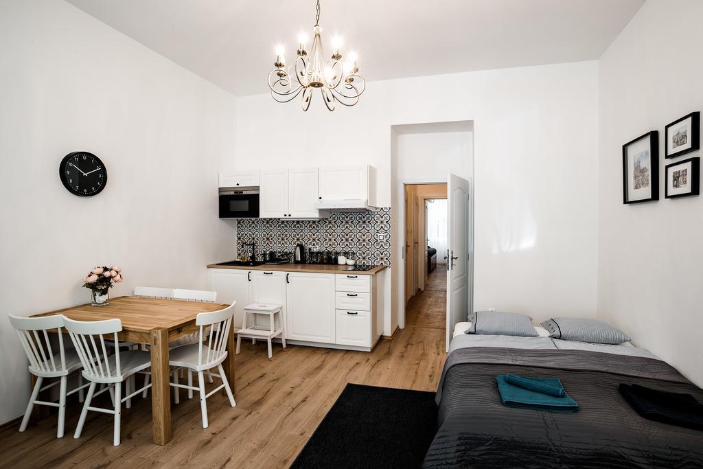 Apartment Gesse Brezinova Прага Екстер'єр фото