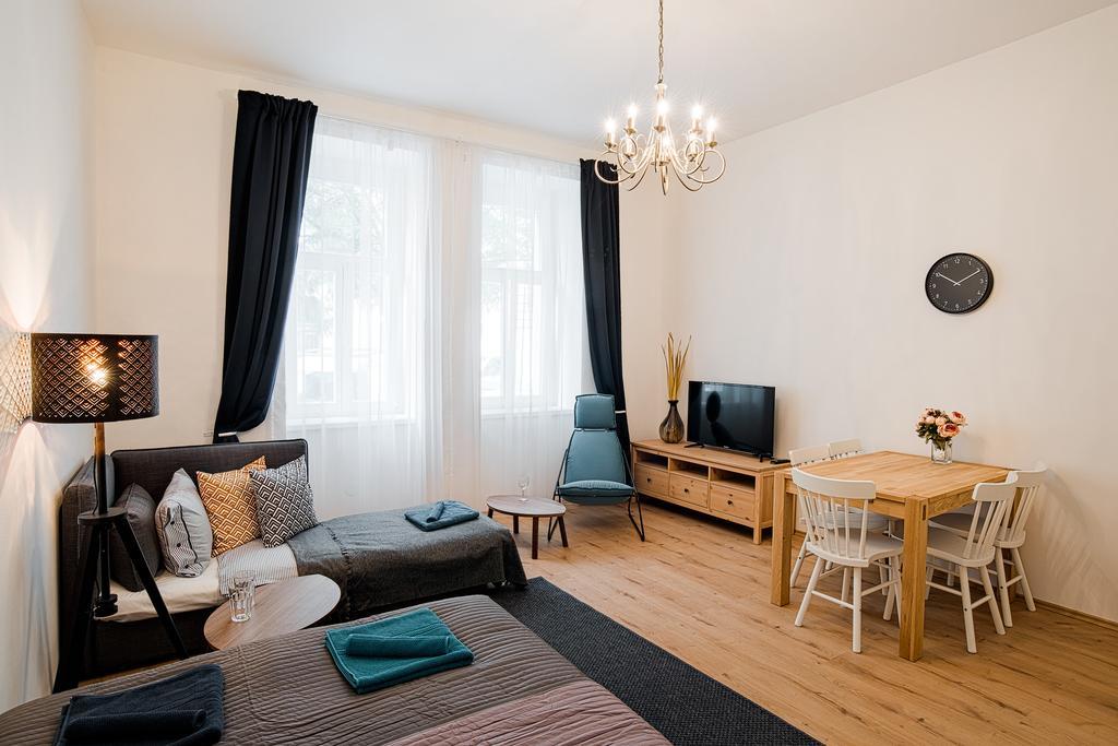 Apartment Gesse Brezinova Прага Екстер'єр фото