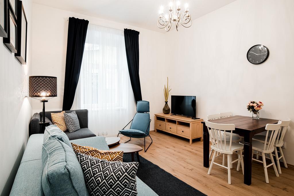 Apartment Gesse Brezinova Прага Екстер'єр фото