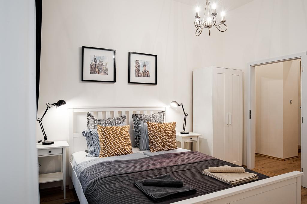 Apartment Gesse Brezinova Прага Екстер'єр фото