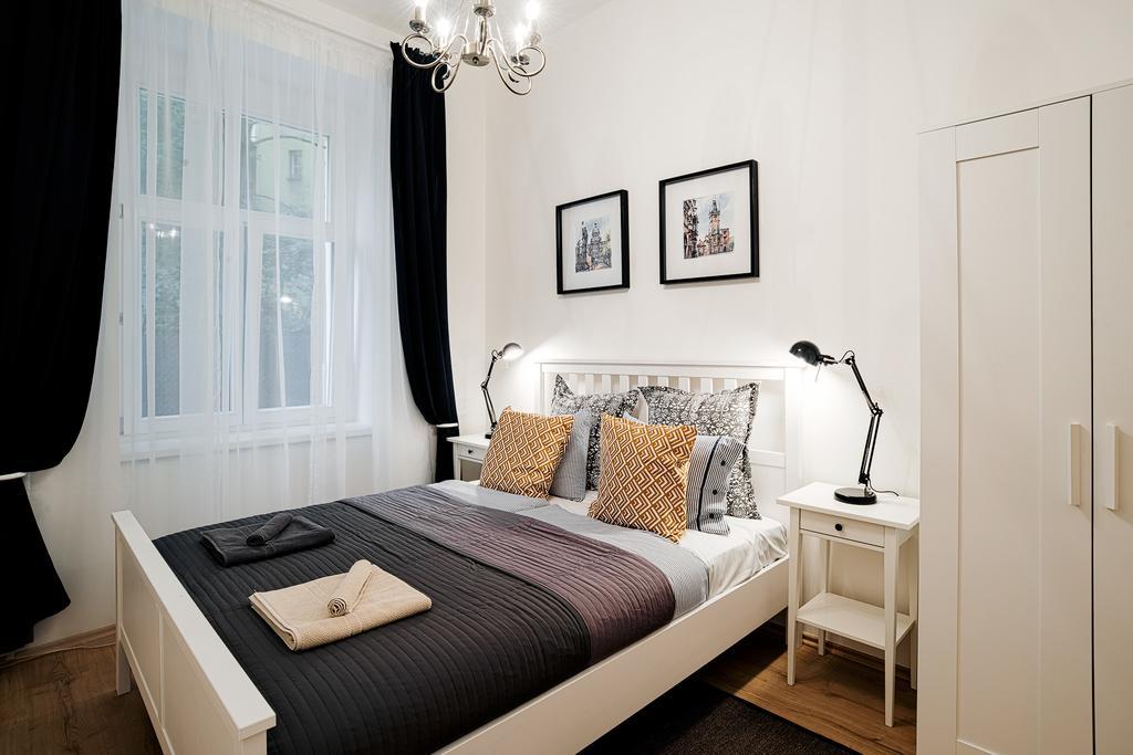 Apartment Gesse Brezinova Прага Екстер'єр фото